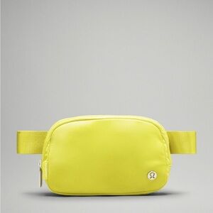 NWT LULULEMON EVERYWHERE BELT BAG YELLOW SERPENTINE